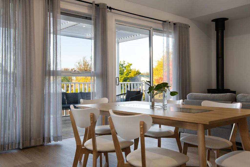 Trentham House | 18 Albert House