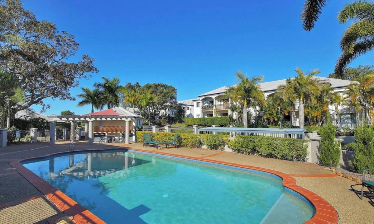 Carrara Apartment | 2 Bed/2 Bath Garden Unit + Study in a Great Central Carrara Location