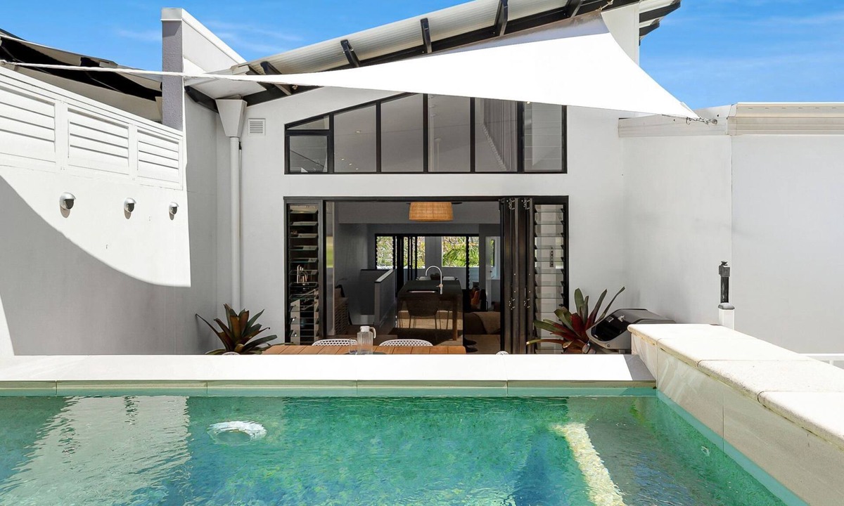 Sunshine Beach House | 2 Luna Noosa - Spacious Retreat in Elevated Location
