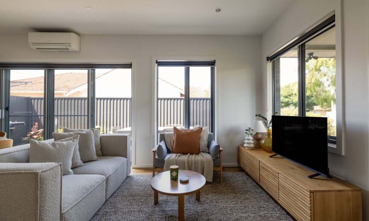 Reservoir House | 2BD | Stylish Family Escape | Heart of Reservoir