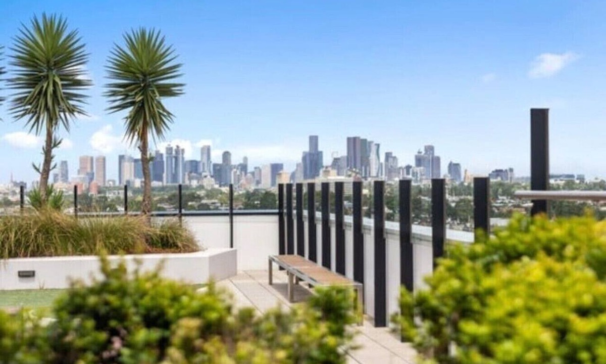 Brunswick East Apartment | 2BR Inner Brunswick with City Views