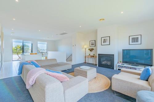 Torquay House | 3 Bedroom Townhouse - Pool and Tennis Court Access