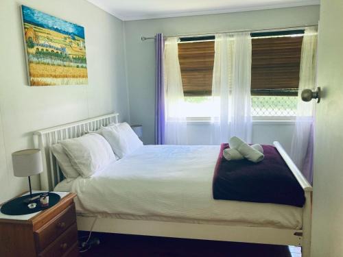 North Tamborine House | 3 Large Bedroom House with Garden central location