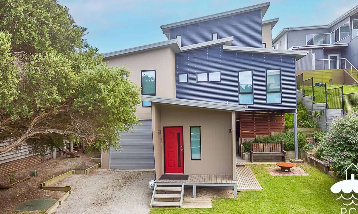 Sandy Point House | 37 Oceanview Pde Stay 3 Pay 2 Winter Special