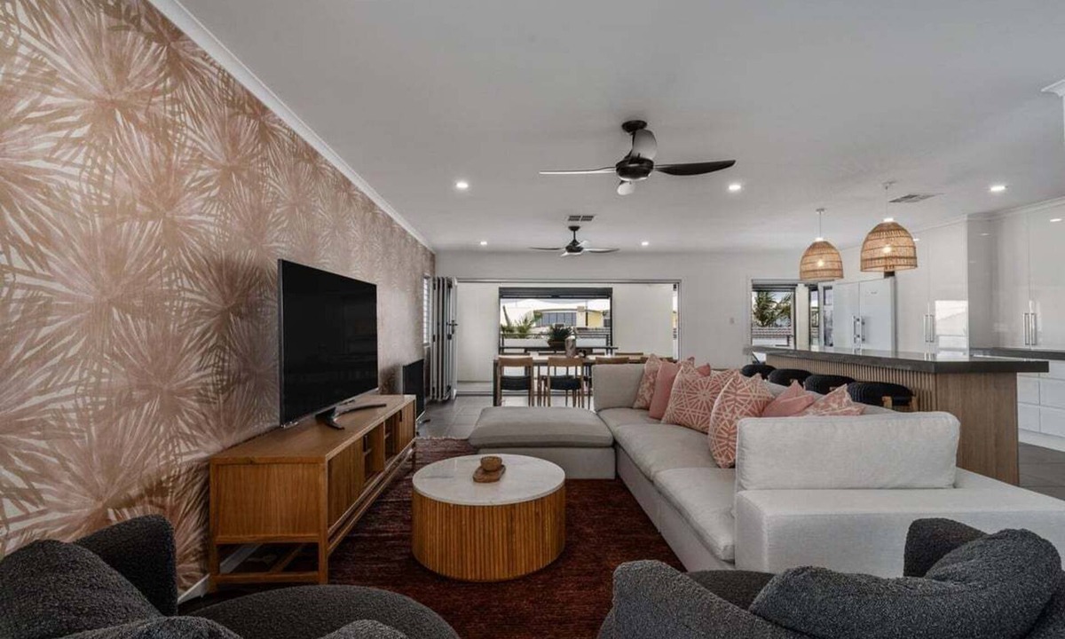 Kings Beach Resort | 4 Bedroom - Nimolanca Partial Ocean View