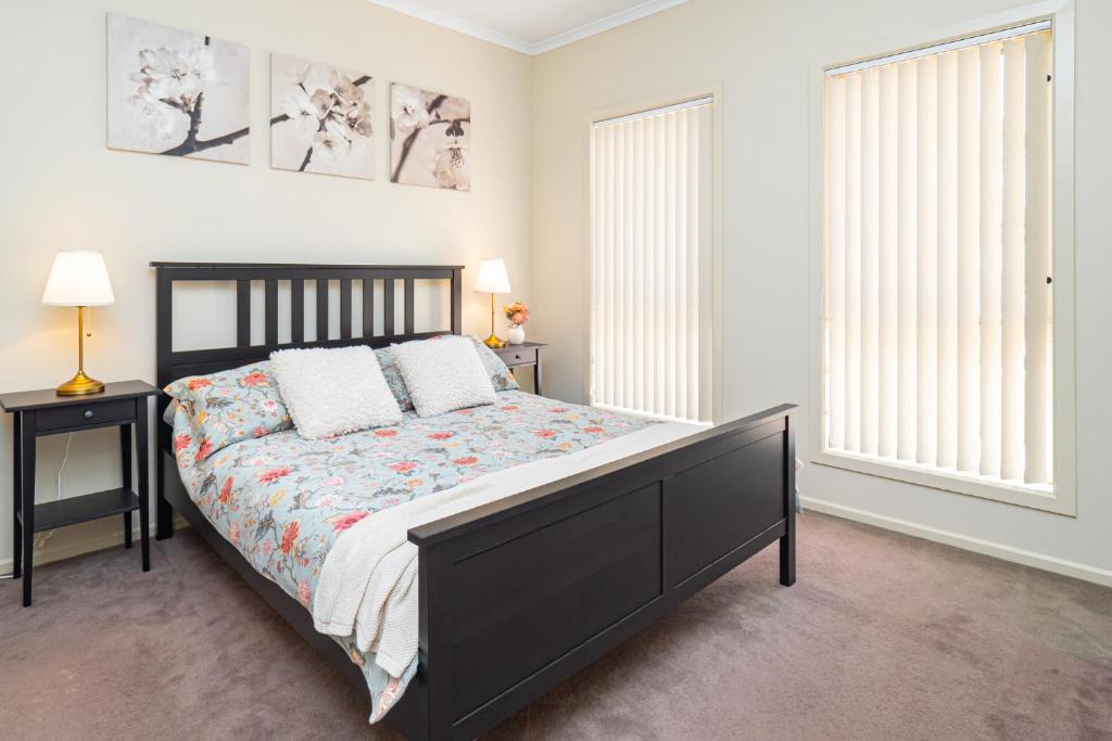 Blakeview Villa | 4 BR Home with Garage- short walk to shops, cafe, dining, and supermarkets