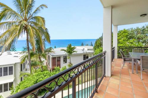 Sunshine Beach Apartment | 4 Hilltop Villas Enjoy Ocean Views From The Heart Of The Village