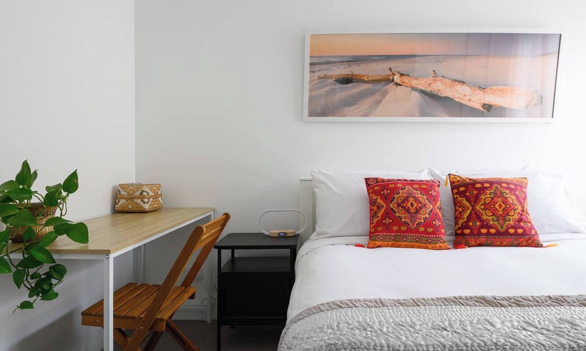 Coogee House | 42 Coogee Beach Marina 3BR Haven near Omeo Wreck
