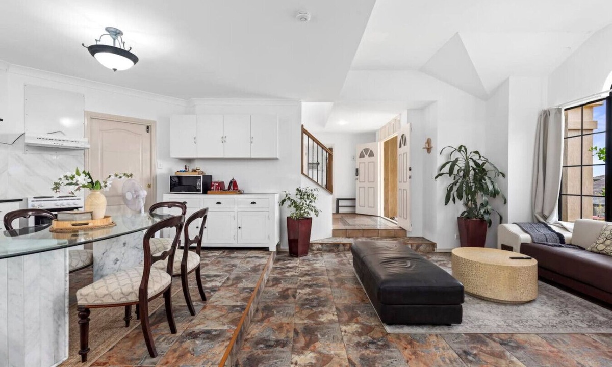 Daisy Hill Villa | 4BR Villa with Pool & Garden - Daisy Hill