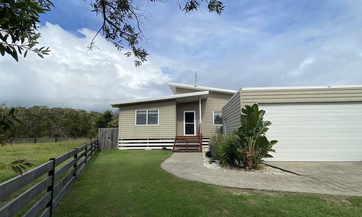 Wooli House | 54 Kendall - Surrounded by Yuragrir National Park