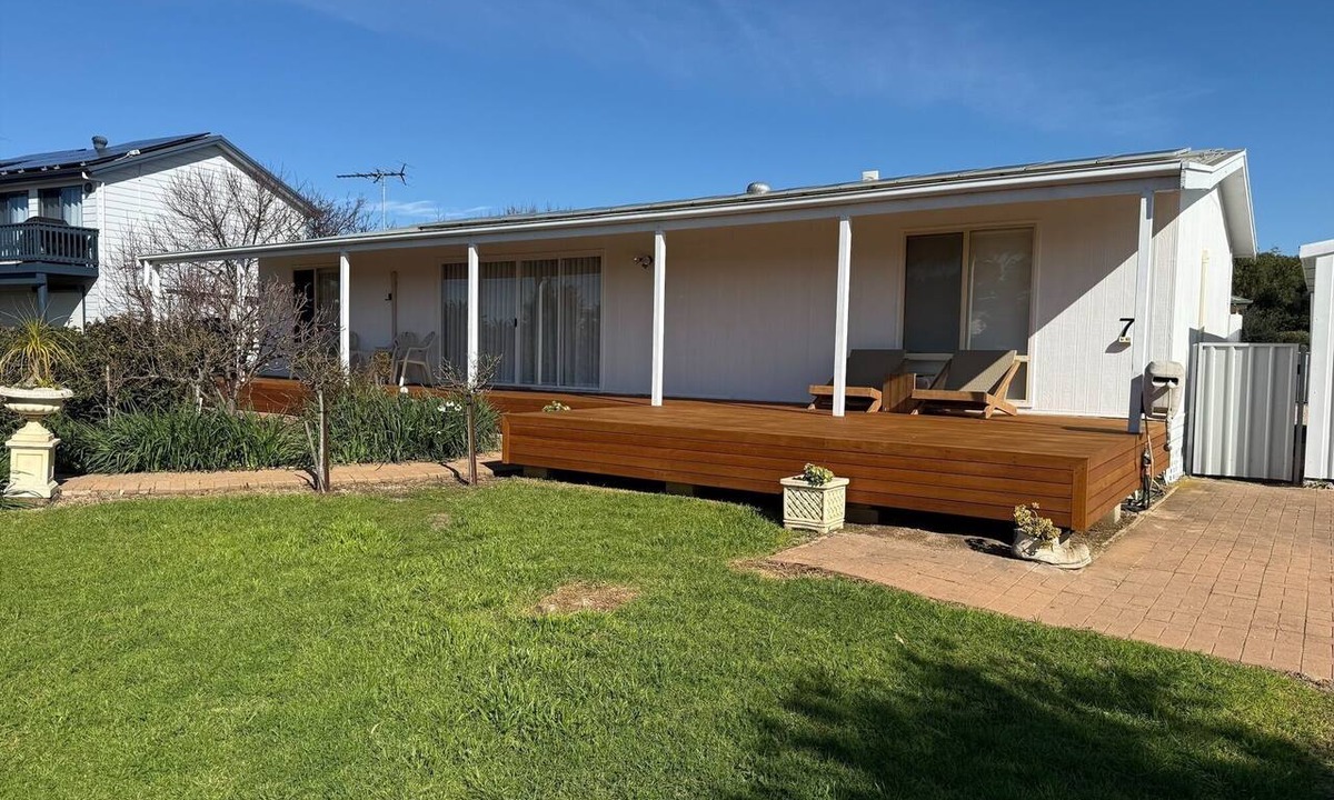 Dalrymple House | 7 Second Street - Close to beach, Off peak special available!