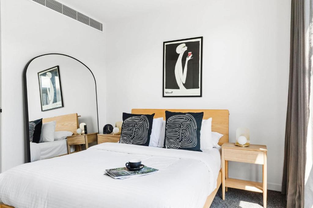 South Yarra House | A Lux 3BR Townhouse in South Yarra FREE Parking