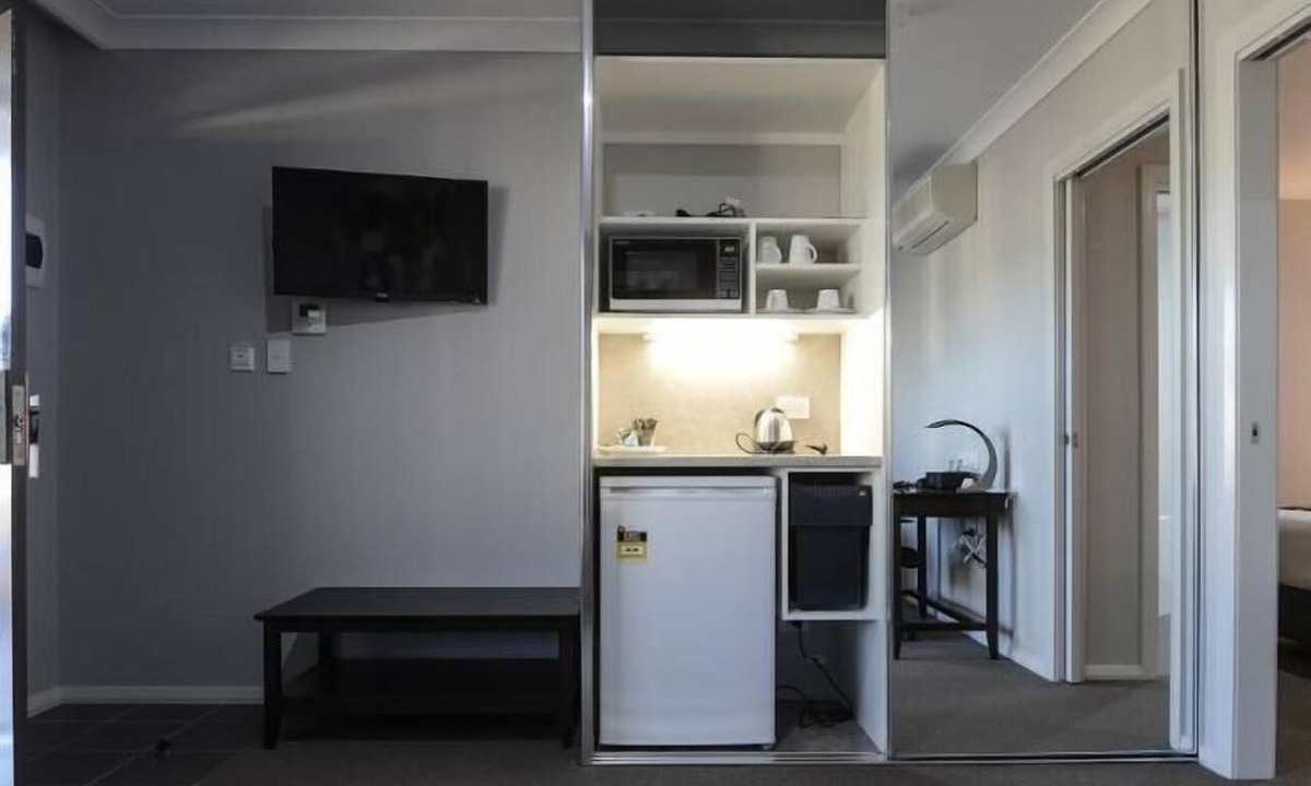 Parkes Hotel | Aastro Dish Motor Inn