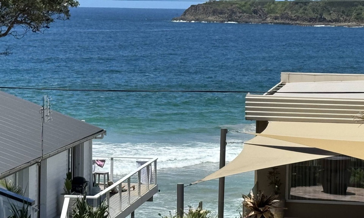 Kiama Downs House | Across the road from the beach, great view, off street parking 4 cars & a boat