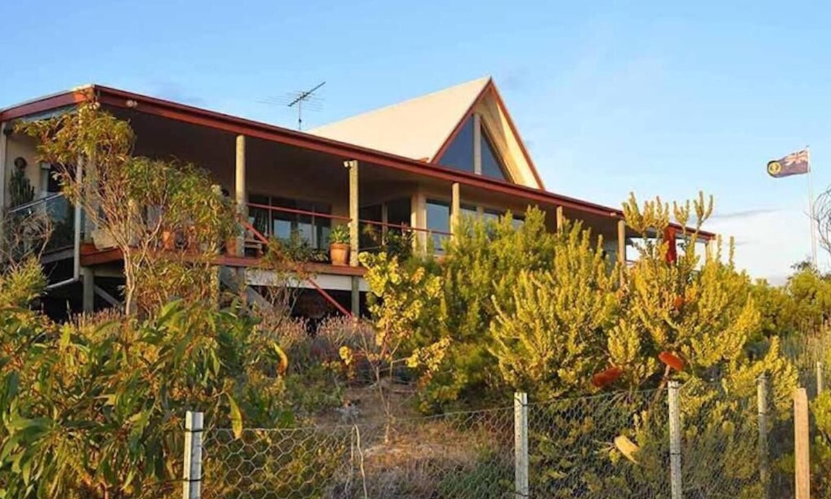 Island Beach House | Adagio Retreat