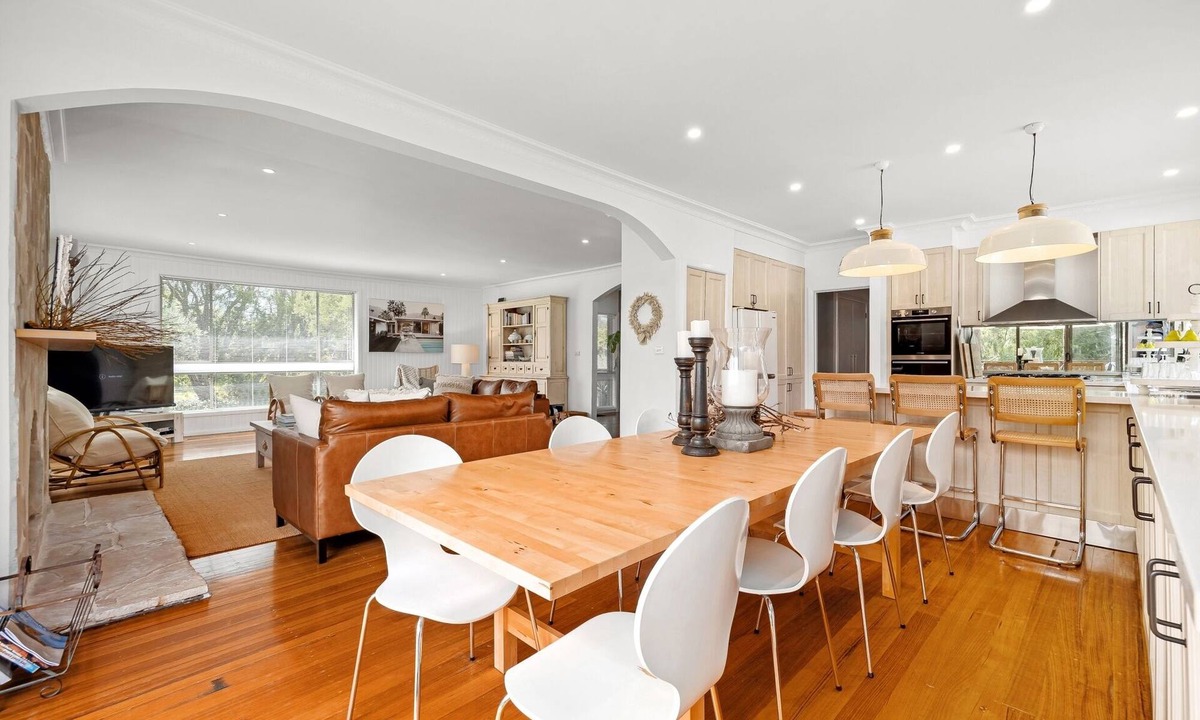 Blairgowrie House | ADELAIDE BLAIRGOWRIE | WALK TO THE BEACH, CAFES & VILLAGE
