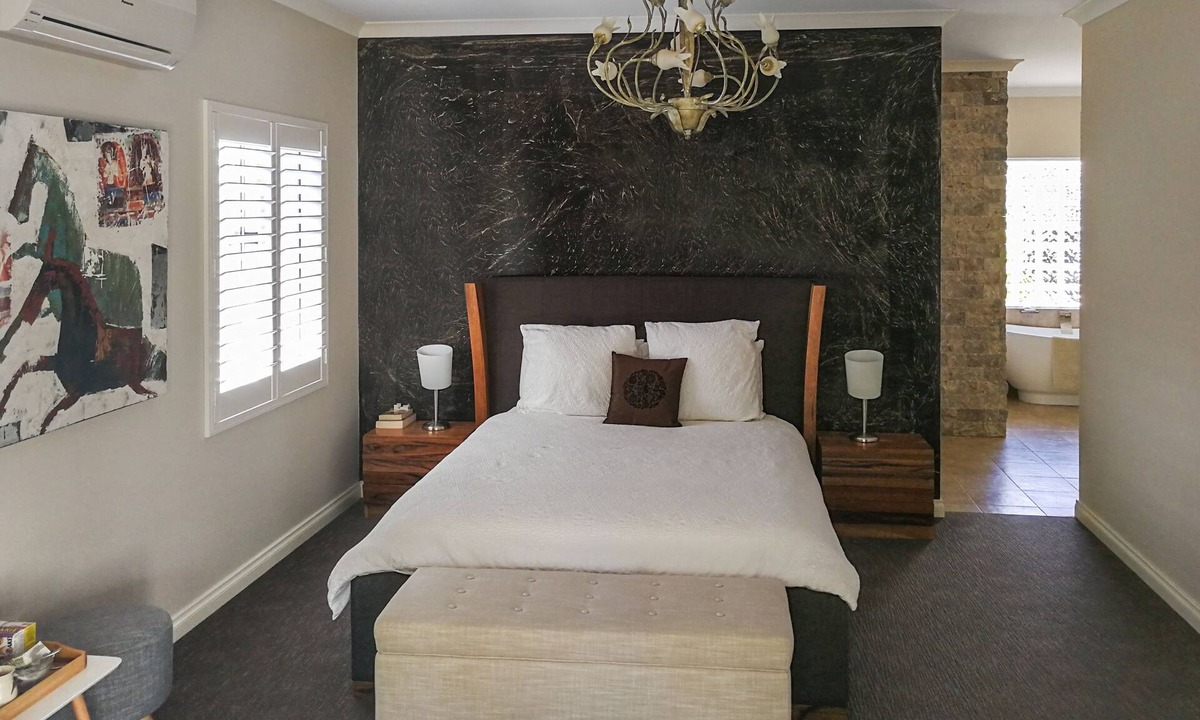 Redcliffe Bed & Breakfast | Airport B&B