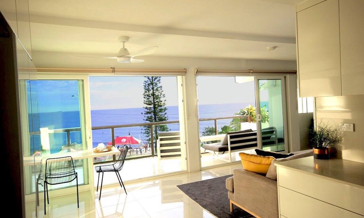 Alexandra Headland Apartment | Alexandra Headland Ocean Dream - Stunning View ZA6