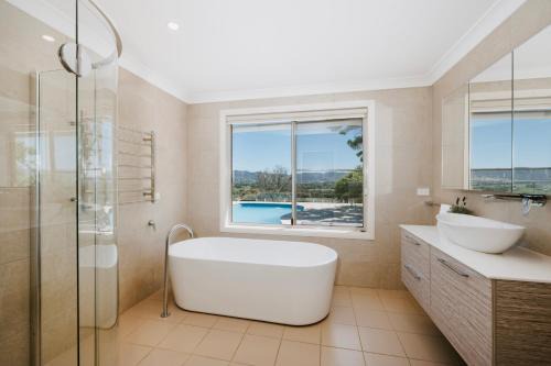 Mount Frome House | Allambie - Poolside Elegance in Mudgee Countryside