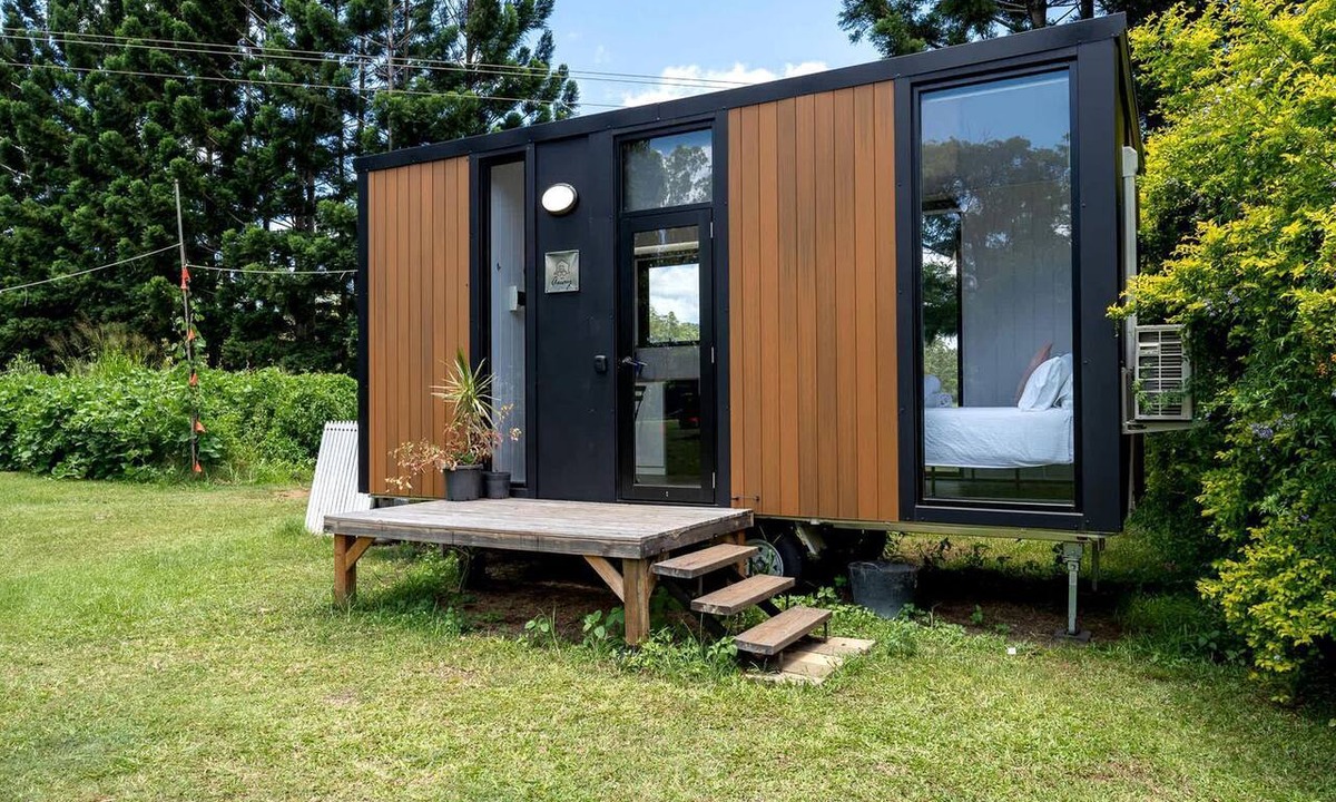 Kia Ora Cabin | Amazing Tiny House with Fire Pit in Greens Creek, Queensland