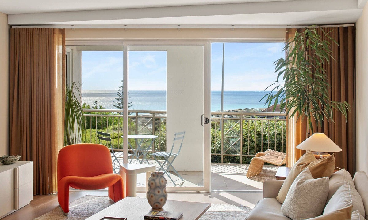 Scarborough Apartment | Apartment R111 - Designer Style and Elegance