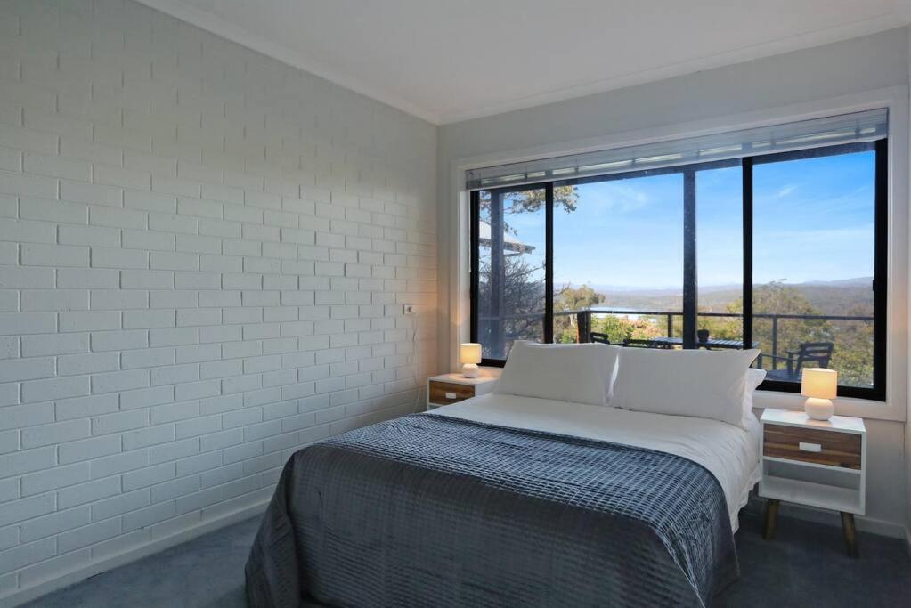 Merimbula House | Aqua La Vista - 4 Bedroom Pet Friendly House