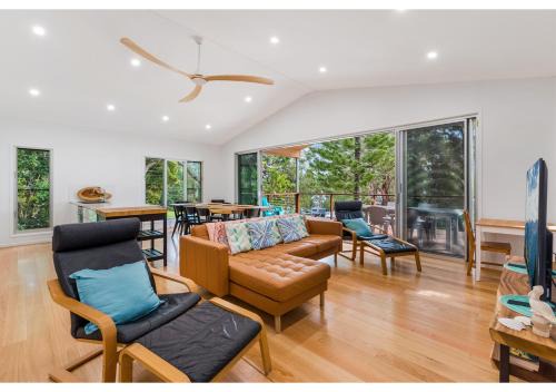 Boreen Point House | Aqua Marine - a warm and soulful spot to unwind