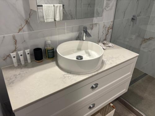 Sunrise Beach Apartment | Aqua Promenade Beachfront Holiday Apartments