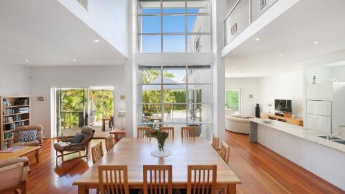 Avoca Beach House | Araluen At Avoca Beach