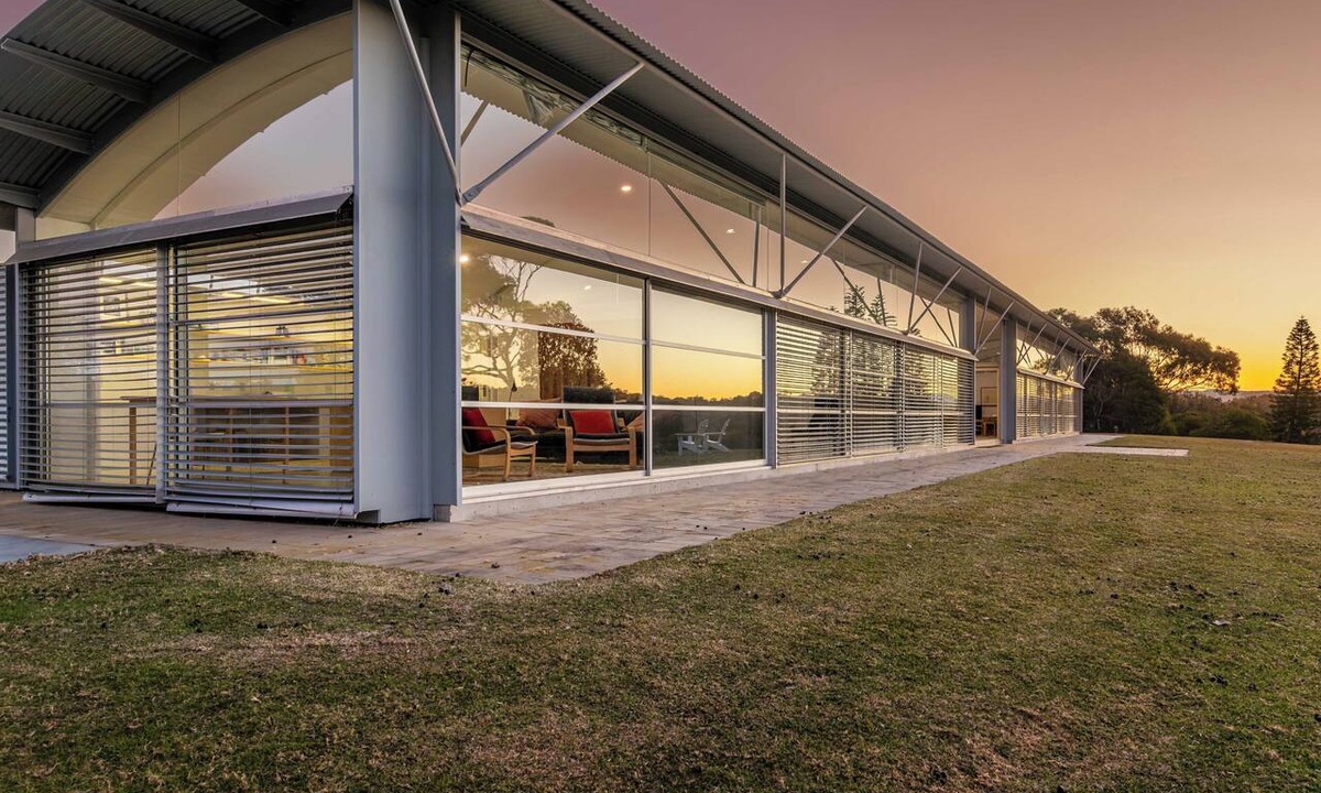 Bingie House | Architectural masterpiece on 100 acres next to the beach