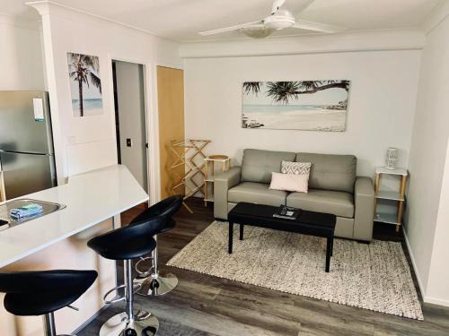 Broadbeach Apartment | Aruba Surf Resort