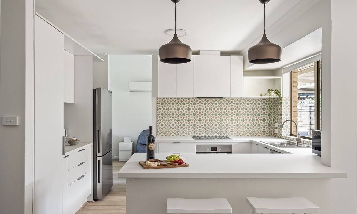 West Busselton House | B&J Beach Bungalow- pet-friendly 180m to dog beach