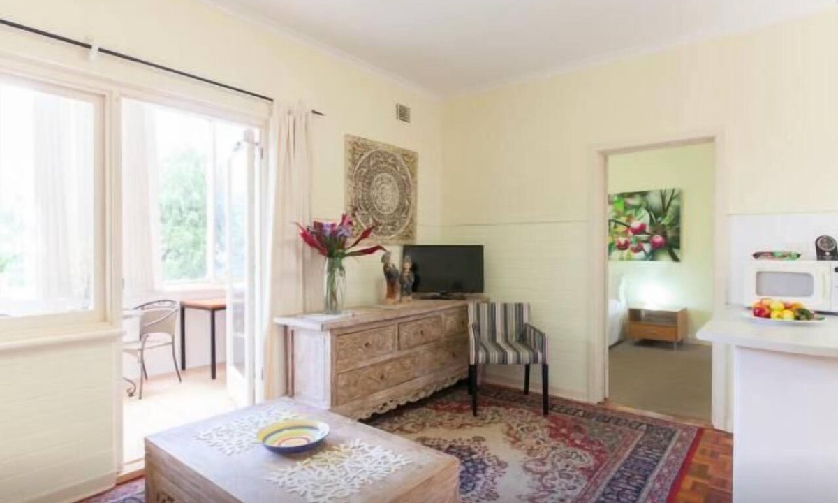Crawley Apartment | B5 Crawley/Nedlands Apartment 1 BRM + Sleepout - 2min walk to UWA