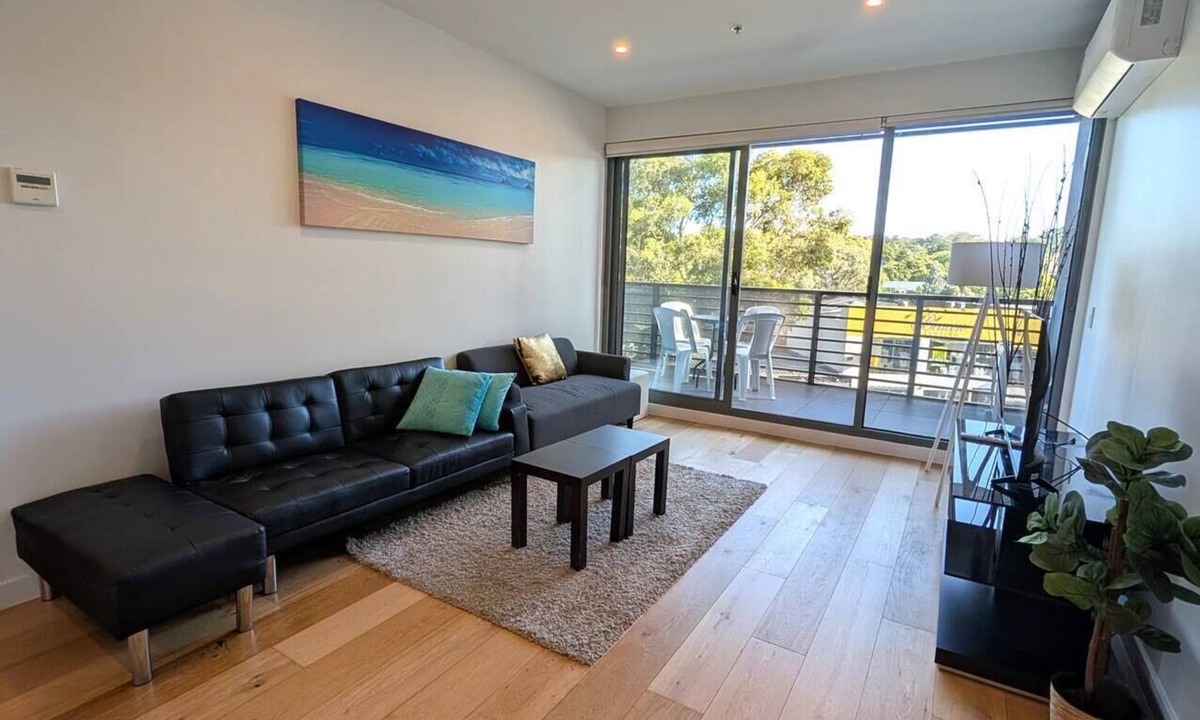 Balwyn North Apartment | Balwyn Bright Beauty|Balcony|Parking|Walk to Shops