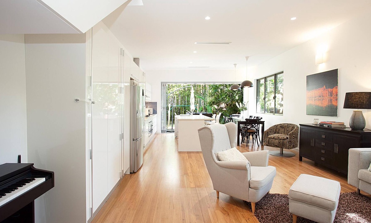 Randwick House | Barker's Charm - Randwick (IH) - Modern, spacious interior in a leafy suburb close to schools and shops.