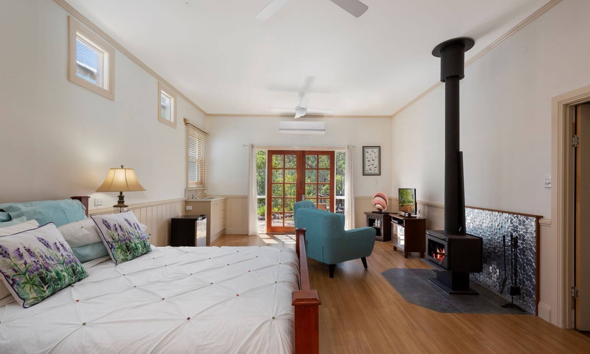 Mount Barney Bed & Breakfast | Barney Creek Vineyard Cottages