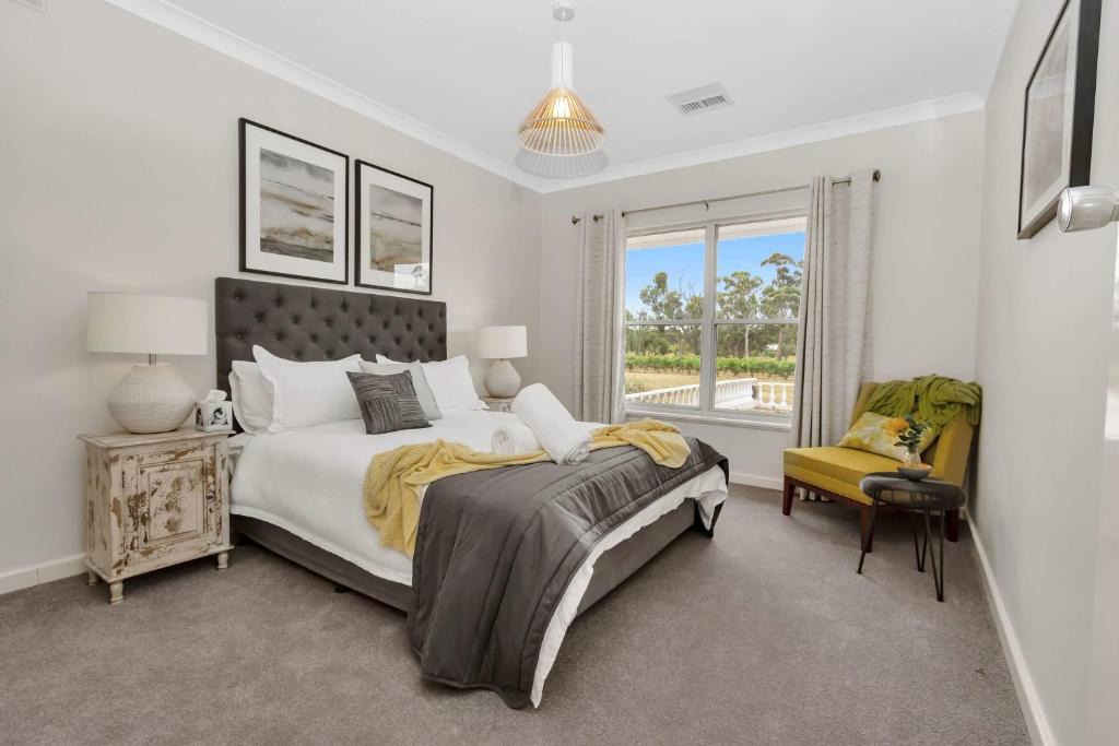 Nuriootpa House | Barossa Valley Escape 4-Bed House In Vineyard
