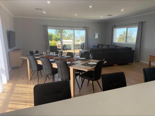 Para Wurlie House | Bayview Escape
