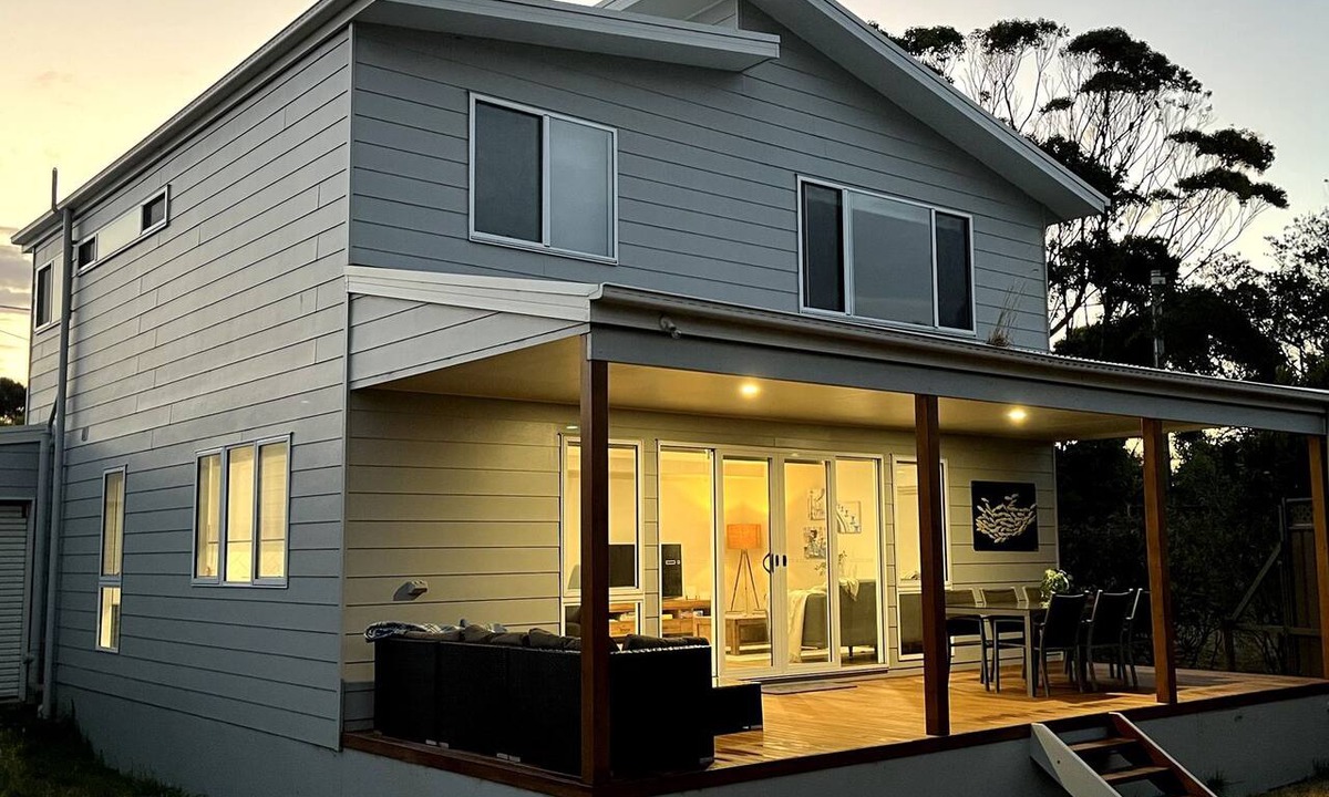 Venus Bay House | Beach 1 Villa - spacious 4 bedroom house, close to shops and beaches.