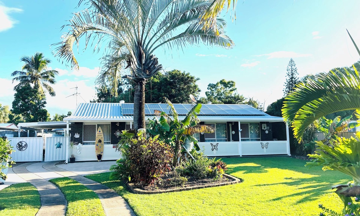 Moore Park Beach House | Beach Gardens-walk to the beach Moore park beach
