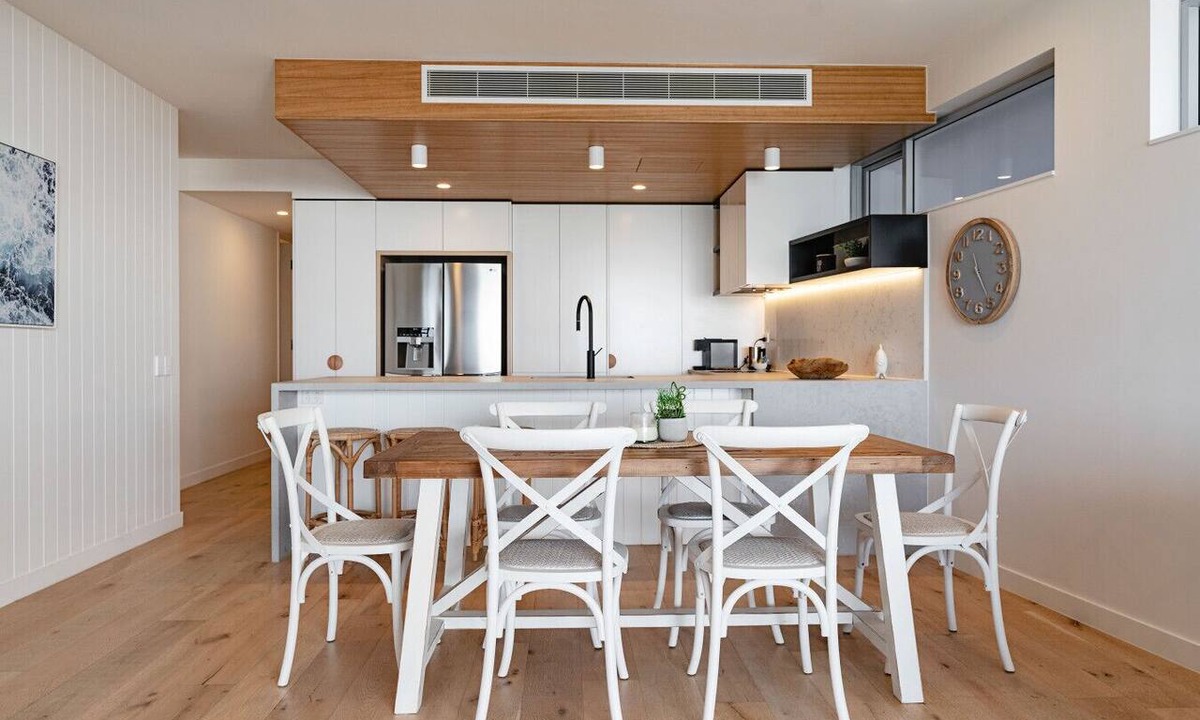 Alexandra Headland Apartment | Beachfront Escape at Beach Life with Ocean Views