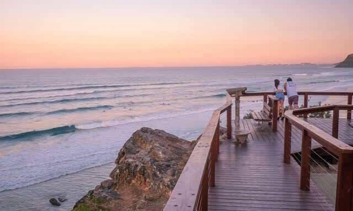 Miami Apartment | Beachfront North Burleigh Apt near Surf Club