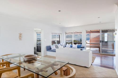 Angourie House | Beachies - Oceanstays