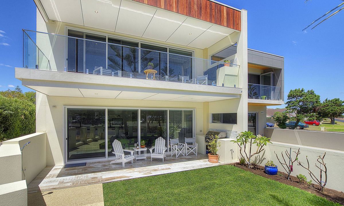 West Busselton Apartment | Beachside 880 beachfront luxury Apartment with Sunset views from the balcony.