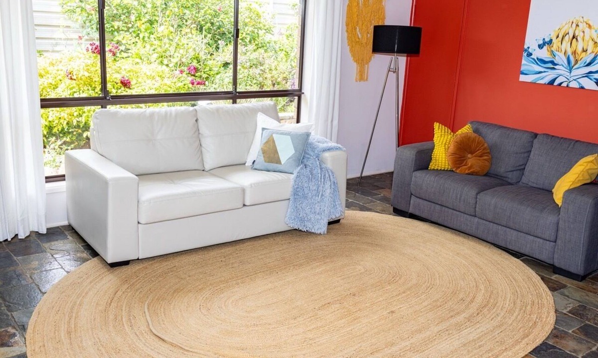 Seacliff House | Beachside house - families, pets, garden, office, parking and city connection