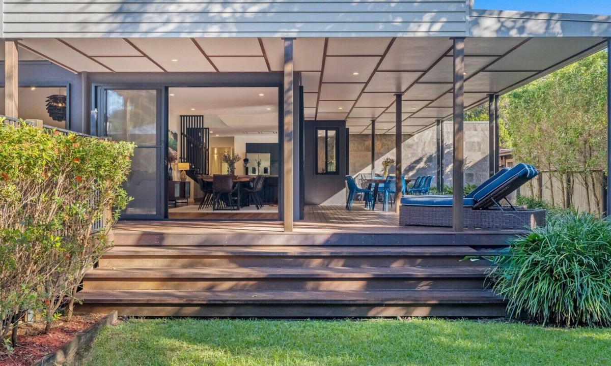 Suffolk Park House | Beachside retreat - Modern Luxe Living by the Sea