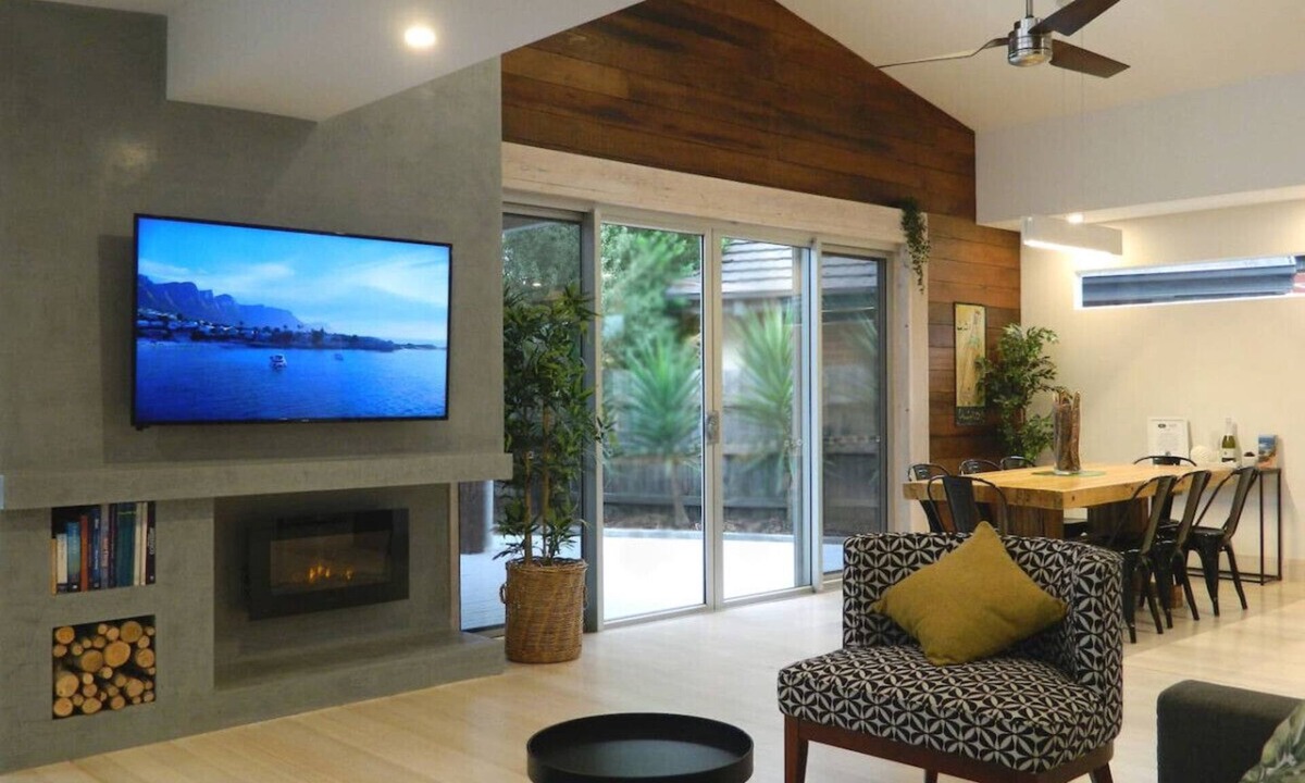 Rosebud House | Beachside Rosebud Retreat with *Wheelchair access*