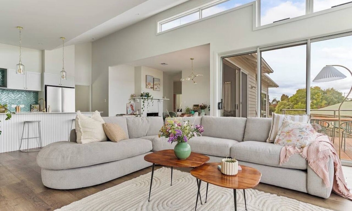 Beauty Point House | Beau Tide Retreat Beautifully Refreshed Tasmanian Escape