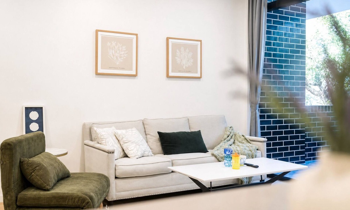 Darlinghurst Apartment | Beautiful 2-bedroom apartment with study in delightful Darlinghurst waterside