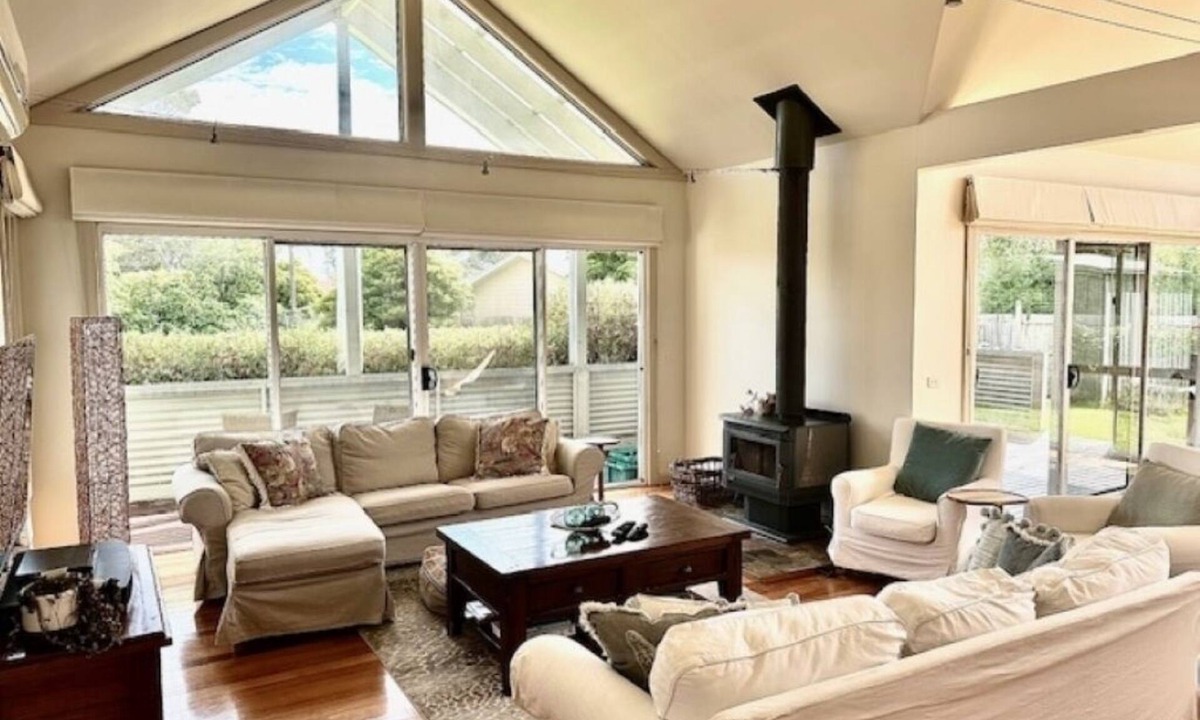 Cowes House | Beautiful beach home just minutes walk to Cowes Beach, restaurants and shops.